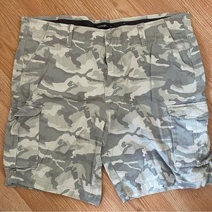 Size 40 Grey Mens Camo Shorts
